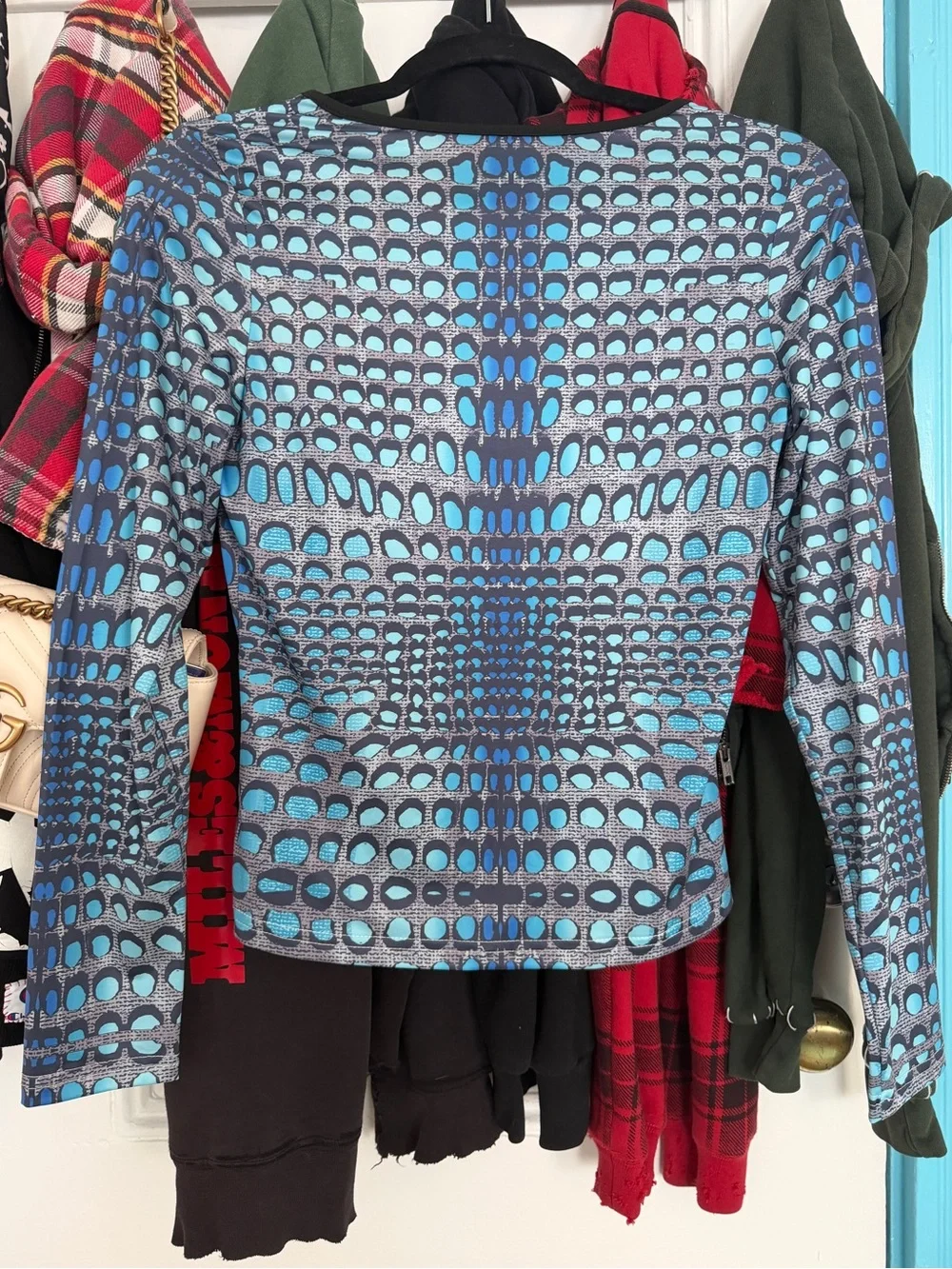 Trippy Blue Optical Illusion Print Top